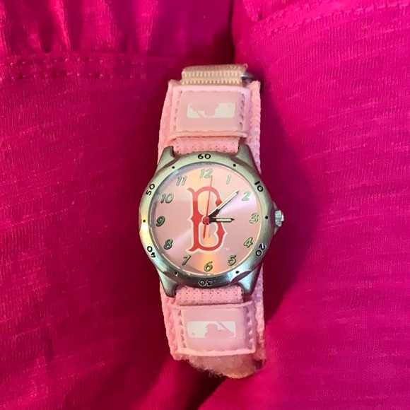 EUC Boston Red Sox Watch. - Picture 1 of 2